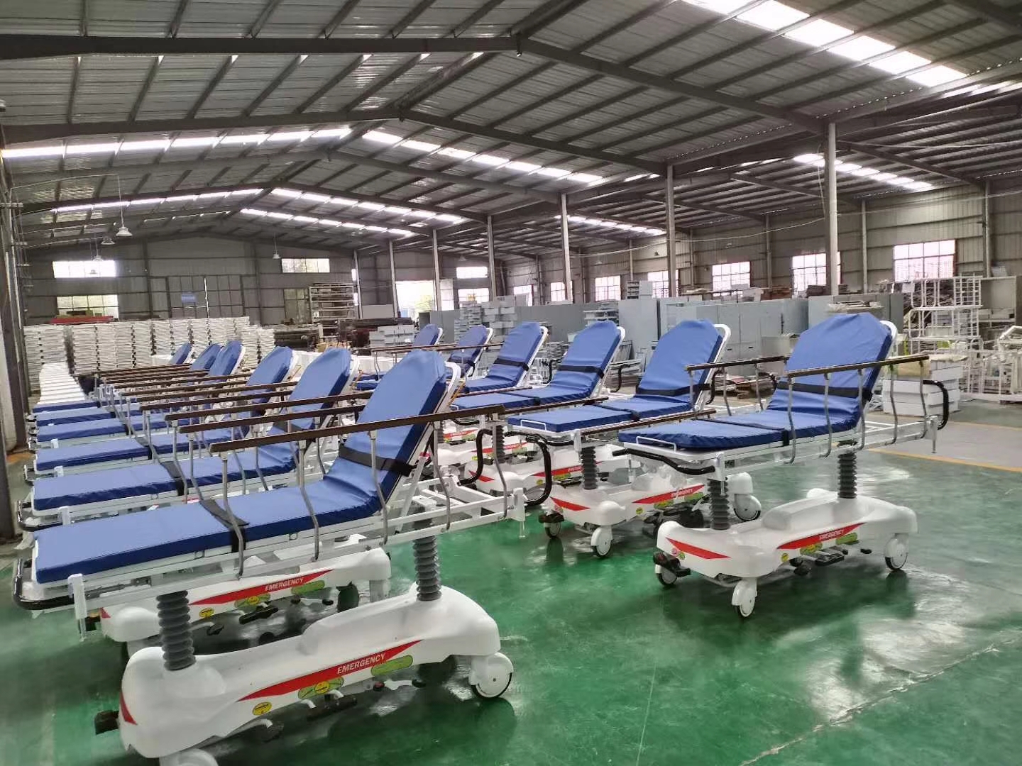 Stretcher trolley, patient transport trolley